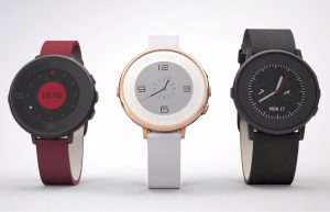 Pebble Introduces Its First Round Smartwatch