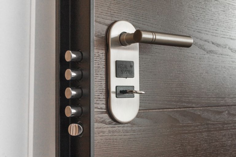 9 Tips To Finding A Good Locksmith To Do The Job